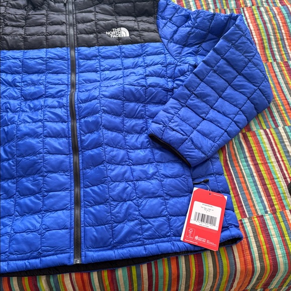 S Sale 1/2 priceThe North Face Hooded Jacket thermo ball size large new - Picture 2 of 15